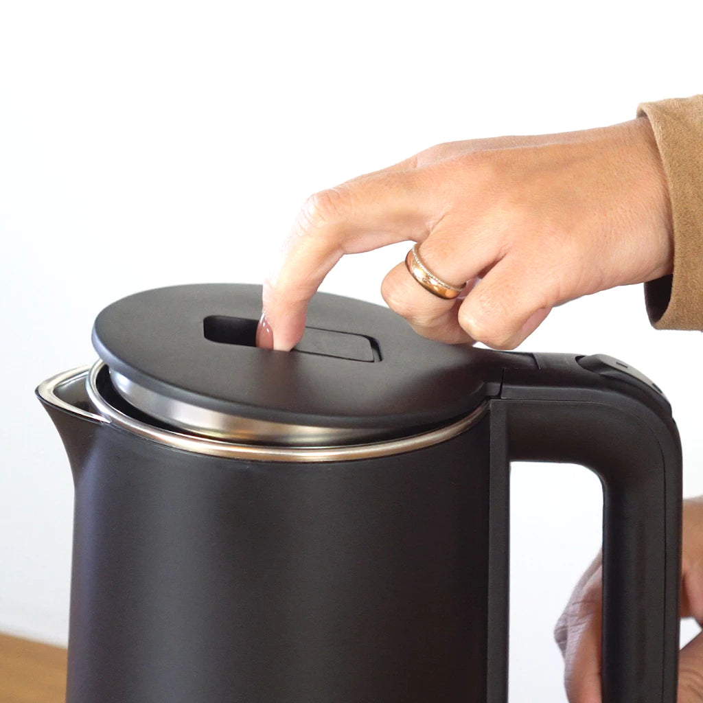 Chaleira Elétrica KOTI | Água Fervida Rápido e Com Segurança