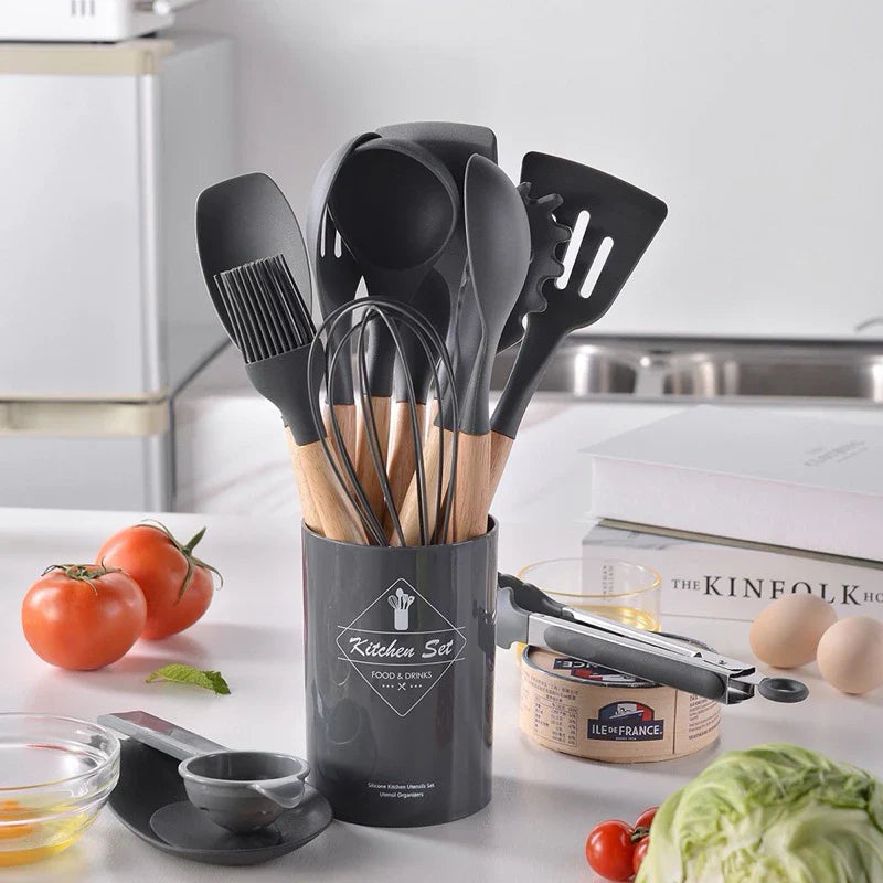 Kit Utensílios de Cozinha em Silicone e Cabo de Madeira