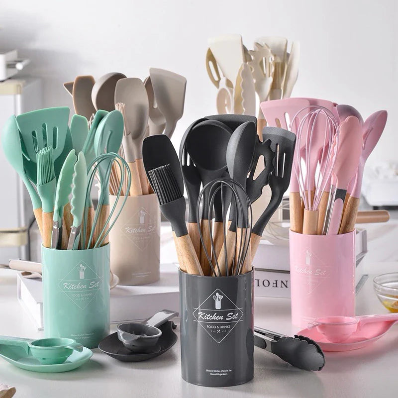 Kit Utensílios de Cozinha em Silicone e Cabo de Madeira